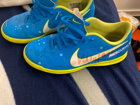 Nike mercurial sisäpeli kengät, Pallopelit, Urheilu ja ulkoilu, Hämeenlinna, Tori.fi Nike mercurial sisäpeli kengät, Pallopelit, Urheilu ja ulkoilu, Hämeenlinna, Tori.fi