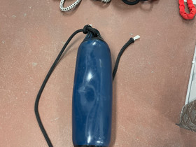 Lepuuttaja, fenderi n.50cm, Veneen varusteet ja varaosat, Venetarvikkeet ja veneily, Vantaa, Tori.fi Lepuuttaja, fenderi n.50cm, Veneen varusteet ja varaosat, Venetarvikkeet ja veneily, Vantaa, Tori.fi