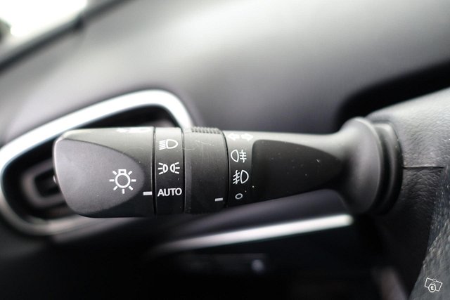 Toyota Prius Phev 17