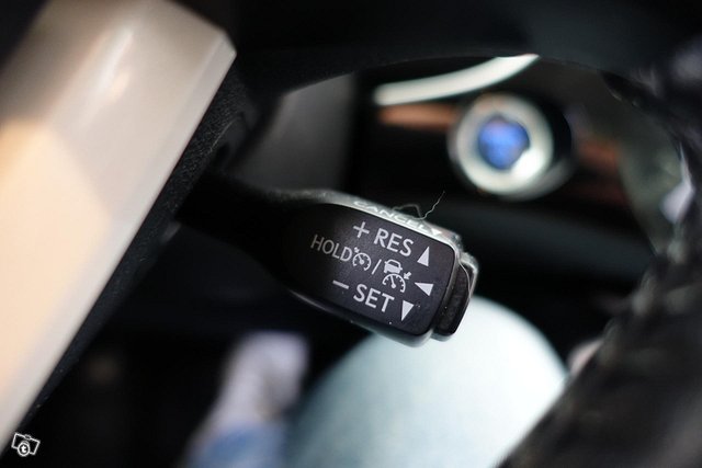 Toyota Prius Phev 19