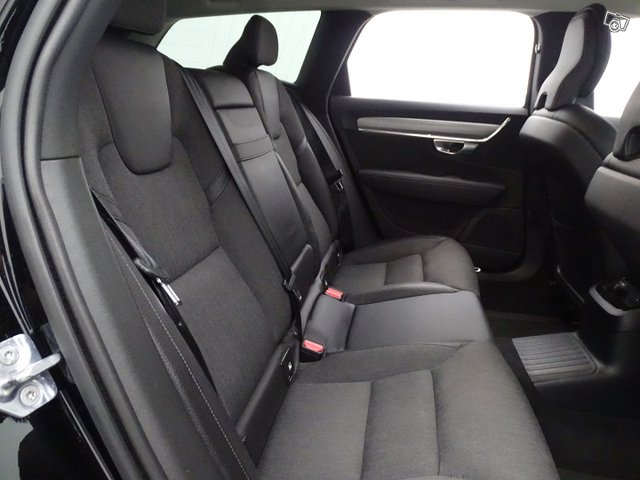Volvo V90 25
