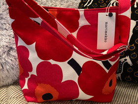 MARIMEKKO VENNi Pieni Unikko Olkalaukku, Laukut ja hatut, Asusteet ja kellot, Kemi, Tori.fi MARIMEKKO VENNi Pieni Unikko Olkalaukku, Laukut ja hatut, Asusteet ja kellot, Kemi, Tori.fi