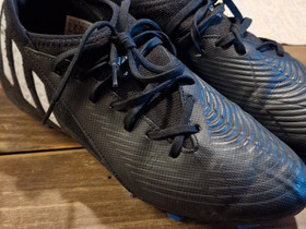 Nappikset 37.5 adidas, Jalkapallo, Urheilu ja ulkoilu, Jyväskylä, Tori.fi Nappikset 37.5 adidas, Jalkapallo, Urheilu ja ulkoilu, Jyväskylä, Tori.fi