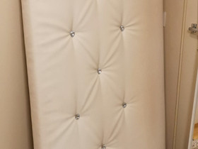 Sängynpääty 160cm, Sängyt ja makuuhuone, Sisustus ja huonekalut, Kurikka, Tori.fi Sängynpääty 160cm, Sängyt ja makuuhuone, Sisustus ja huonekalut, Kurikka, Tori.fi