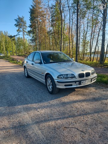Bmw 318, kuva 1