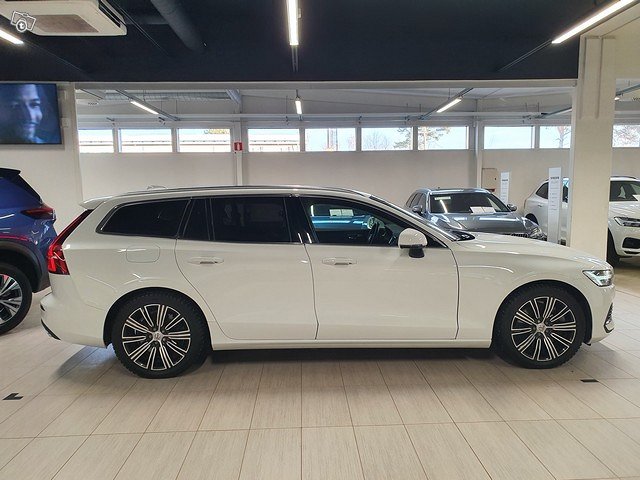VOLVO V60 7