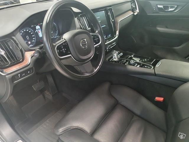 VOLVO V60 12