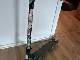 Longway metro scootti, Rullaluistelu ja skeittaus, Urheilu ja ulkoilu, Lahti, Tori.fi Longway metro scootti, Rullaluistelu ja skeittaus, Urheilu ja ulkoilu, Lahti, Tori.fi