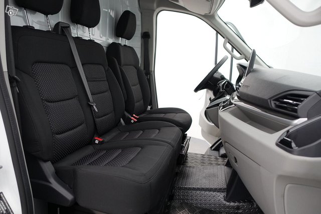 Maxus E-Deliver 9 8