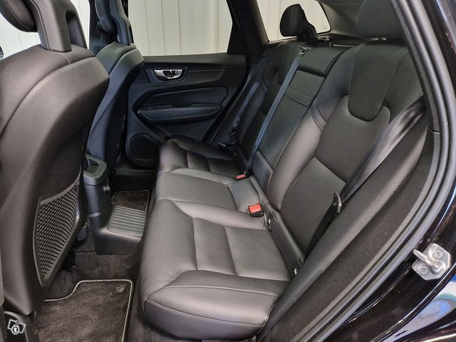 VOLVO XC60 13