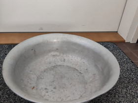Retro peltinen iso pesuvati, Ruukut, kivet ja koristeet, Piha ja puutarha, Sotkamo, Tori.fi Retro peltinen iso pesuvati, Ruukut, kivet ja koristeet, Piha ja puutarha, Sotkamo, Tori.fi