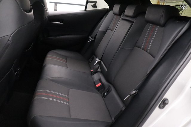 Toyota Corolla 16