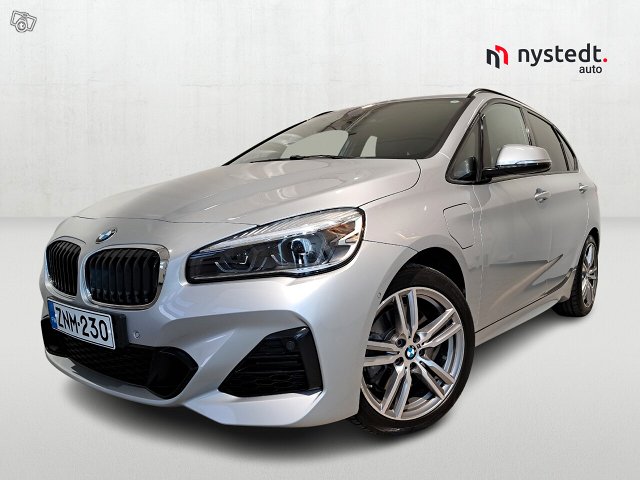 BMW 225
