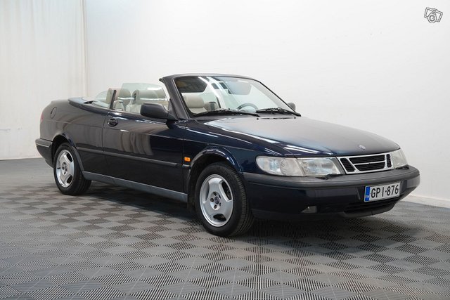 Saab 900