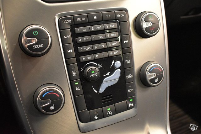 Volvo V70 24
