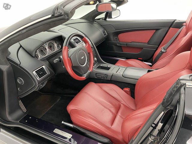 Aston Martin Vantage 11