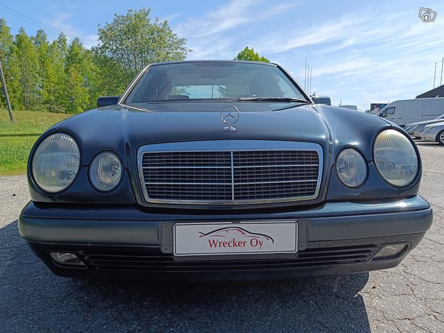Mercedes-Benz E 6