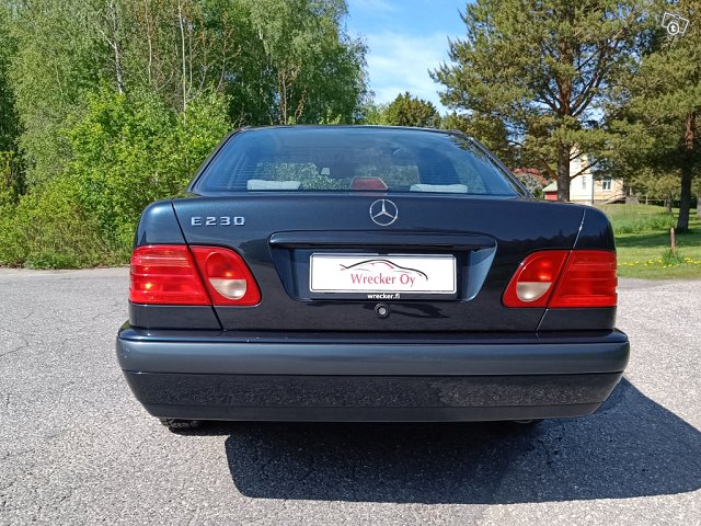 Mercedes-Benz E 7