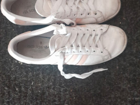 Adidas kengät, Muut asusteet, Asusteet ja kellot, Lappeenranta, Tori.fi Adidas kengät, Muut asusteet, Asusteet ja kellot, Lappeenranta, Tori.fi