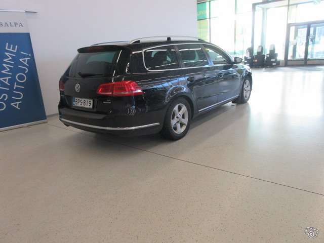 VOLKSWAGEN Passat 7