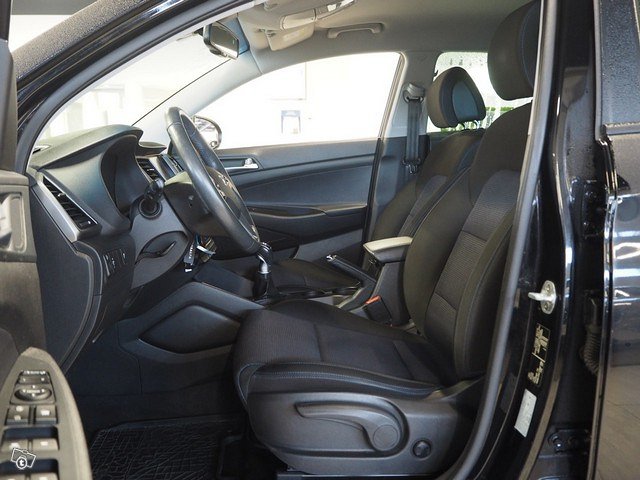 HYUNDAI Tucson 18