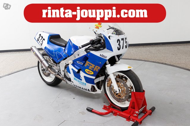YAMAHA FZR, kuva 1