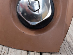 Saab 95 / 96 kromi tankin korkki, Autovaraosat, Auton varaosat ja tarvikkeet, Pori, Tori.fi Saab 95 / 96 kromi tankin korkki, Autovaraosat, Auton varaosat ja tarvikkeet, Pori, Tori.fi