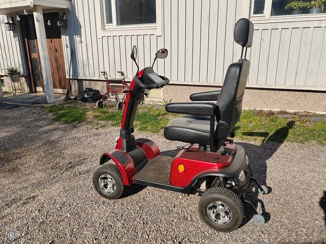 Senioriskootteri Shoprider 889 XL, kuva 1
