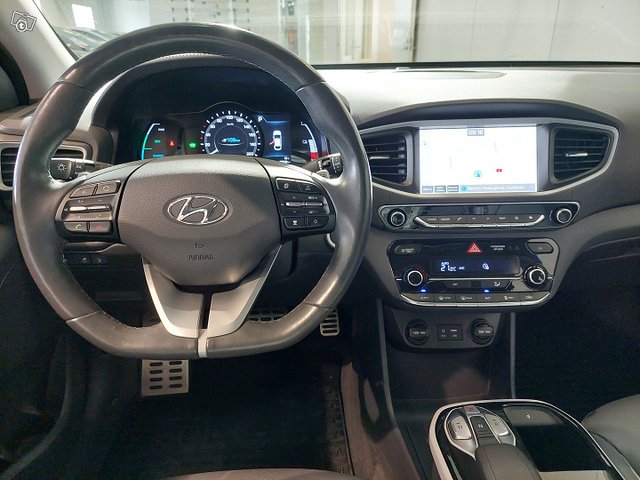Hyundai IONIQ Electric 21