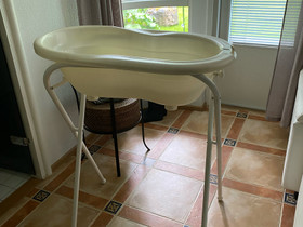 Vauvan kylpyamme jaloilla, ergonominen kylvettää, Lastenhoitovälineet, Lastentarvikkeet ja lelut, Joensuu, Tori.fi Vauvan kylpyamme jaloilla, ergonominen kylvettää, Lastenhoitovälineet, Lastentarvikkeet ja lelut, Joensuu, Tori.fi
