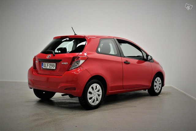 Toyota Yaris 8