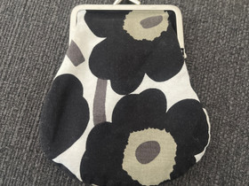 Marimekko kolikkopussi, Laukut ja hatut, Asusteet ja kellot, Lappeenranta, Tori.fi Marimekko kolikkopussi, Laukut ja hatut, Asusteet ja kellot, Lappeenranta, Tori.fi