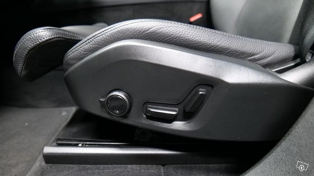 Volvo XC60 8