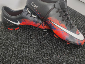 Nike Mercurial CR7 koko 38, Jalkapallo, Urheilu ja ulkoilu, Pietarsaari, Tori.fi Nike Mercurial CR7 koko 38, Jalkapallo, Urheilu ja ulkoilu, Pietarsaari, Tori.fi