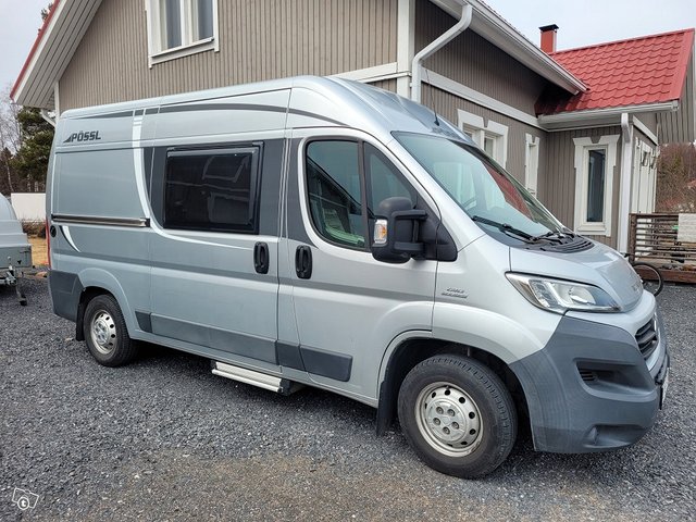 Retkeilyauto, kuva 1