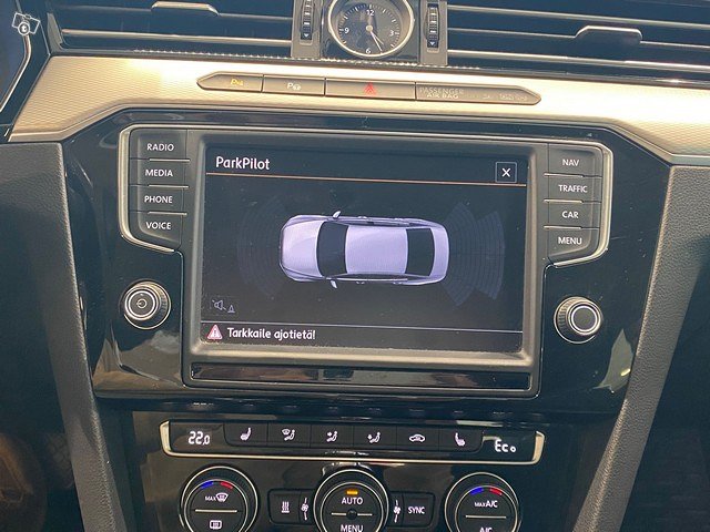 VOLKSWAGEN Passat 21