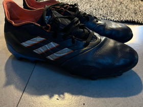 Adidas nappikset, Jalkapallo, Urheilu ja ulkoilu, Jyväskylä, Tori.fi Adidas nappikset, Jalkapallo, Urheilu ja ulkoilu, Jyväskylä, Tori.fi