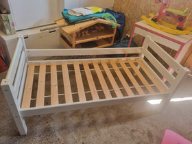 Liisa pieni sänky 70 x 155 cm, Tuolit, sängyt ja kalusteet, Lastentarvikkeet ja lelut, Ylöjärvi, Tori.fi