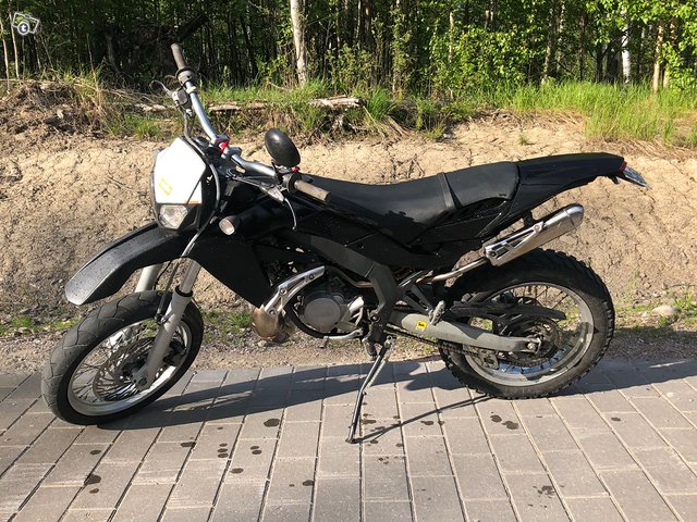 Mopo Aprilia SX50 vm.2006, kuva 1