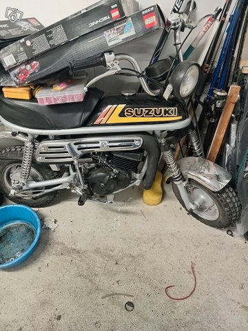 Suzuki PV