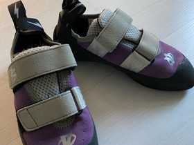 Kiipeilykengät, Muu urheilu ja ulkoilu, Urheilu ja ulkoilu, Helsinki, Tori.fi Kiipeilykengät, Muu urheilu ja ulkoilu, Urheilu ja ulkoilu, Helsinki, Tori.fi
