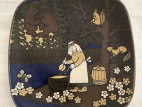 Arabia Kalevala vuosilautanen, R. Uosikkinen, 1986, Astiat, Keräily, Espoo, Tori.fi Arabia Kalevala vuosilautanen, R. Uosikkinen, 1986, Astiat, Keräily, Espoo, Tori.fi