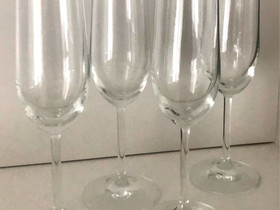 Kuohuviinilasit 22,5 cm, Kahvikupit, mukit ja lasit, Keittiötarvikkeet ja astiat, Järvenpää, Tori.fi Kuohuviinilasit 22,5 cm, Kahvikupit, mukit ja lasit, Keittiötarvikkeet ja astiat, Järvenpää, Tori.fi