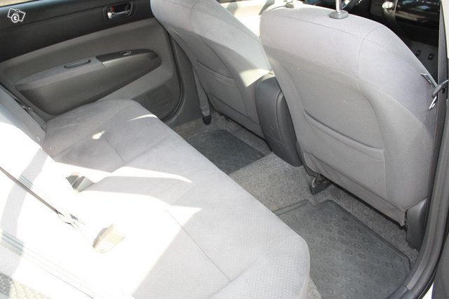 Toyota Prius 9