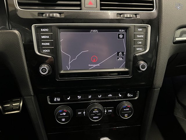 Volkswagen Golf 16