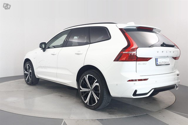 VOLVO XC60 8
