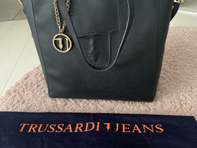 Trussardi Jeans laukku, Laukut ja hatut, Asusteet ja kellot, Pirkkala, Tori.fi Trussardi Jeans laukku, Laukut ja hatut, Asusteet ja kellot, Pirkkala, Tori.fi