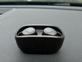 JBL langattomat kuulokkeet, Puhelintarvikkeet, Puhelimet ja tarvikkeet, Vihti, Tori.fi JBL langattomat kuulokkeet, Puhelintarvikkeet, Puhelimet ja tarvikkeet, Vihti, Tori.fi