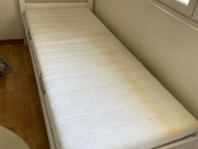 Sänky 90*210, Sängyt ja makuuhuone, Sisustus ja huonekalut, Jyväskylä, Tori.fi Sänky 90*210, Sängyt ja makuuhuone, Sisustus ja huonekalut, Jyväskylä, Tori.fi