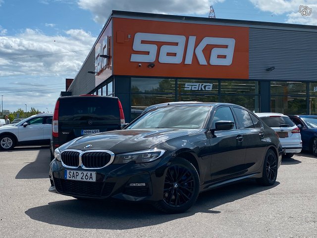 BMW 330, kuva 1